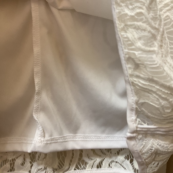 Adrianna Papell White Lace, Sheer 3/4 length sleeve, White underlay, Size L - Picture 9 of 11